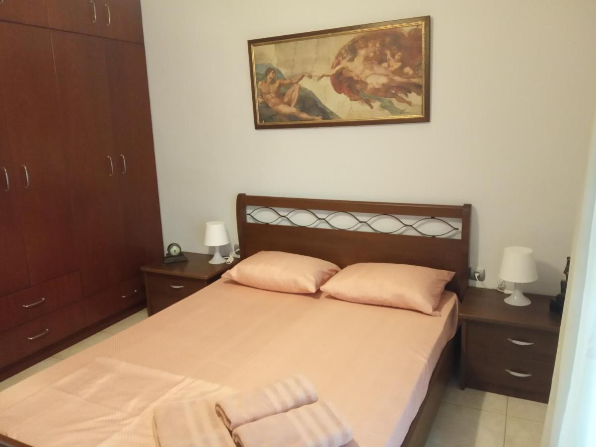 Isavrou Apartment Komotiní Exteriér fotografie
